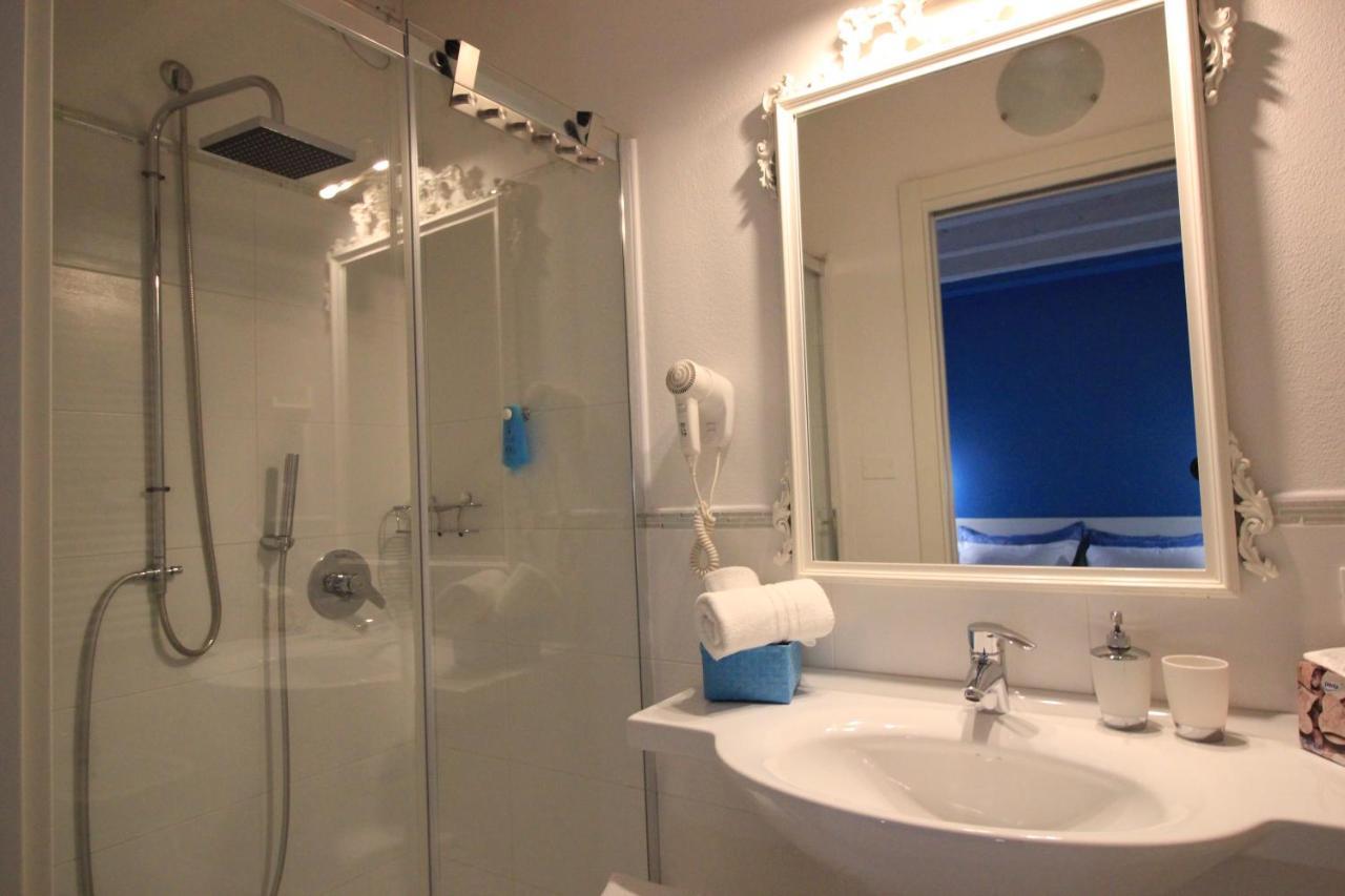 Rooms Il Punto Пескиера дел Гарда Екстериор снимка