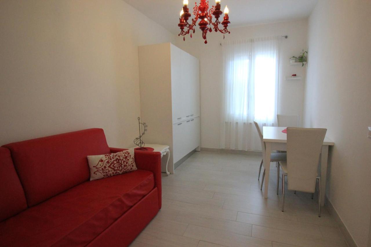 Rooms Il Punto Пескиера дел Гарда Екстериор снимка