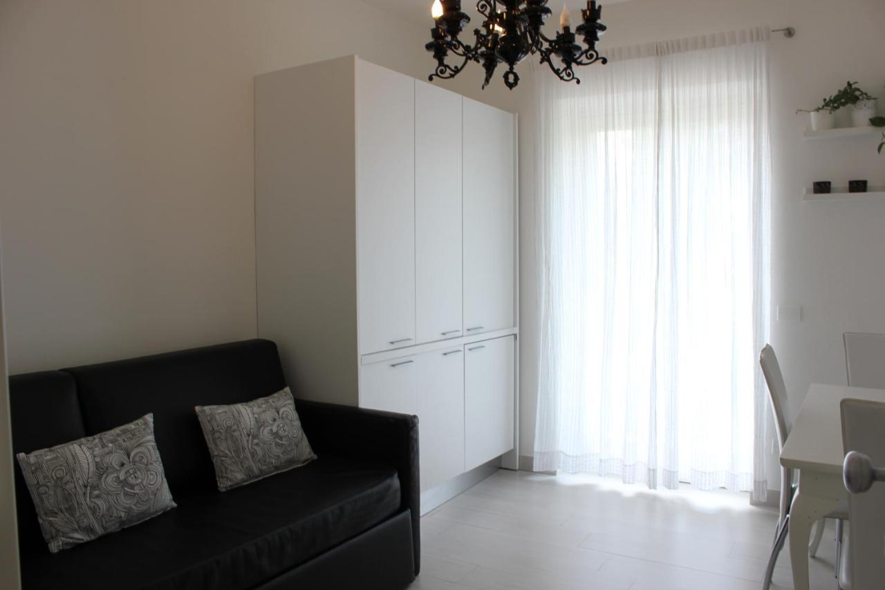 Rooms Il Punto Пескиера дел Гарда Екстериор снимка