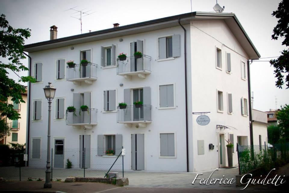 Rooms Il Punto Пескиера дел Гарда Екстериор снимка